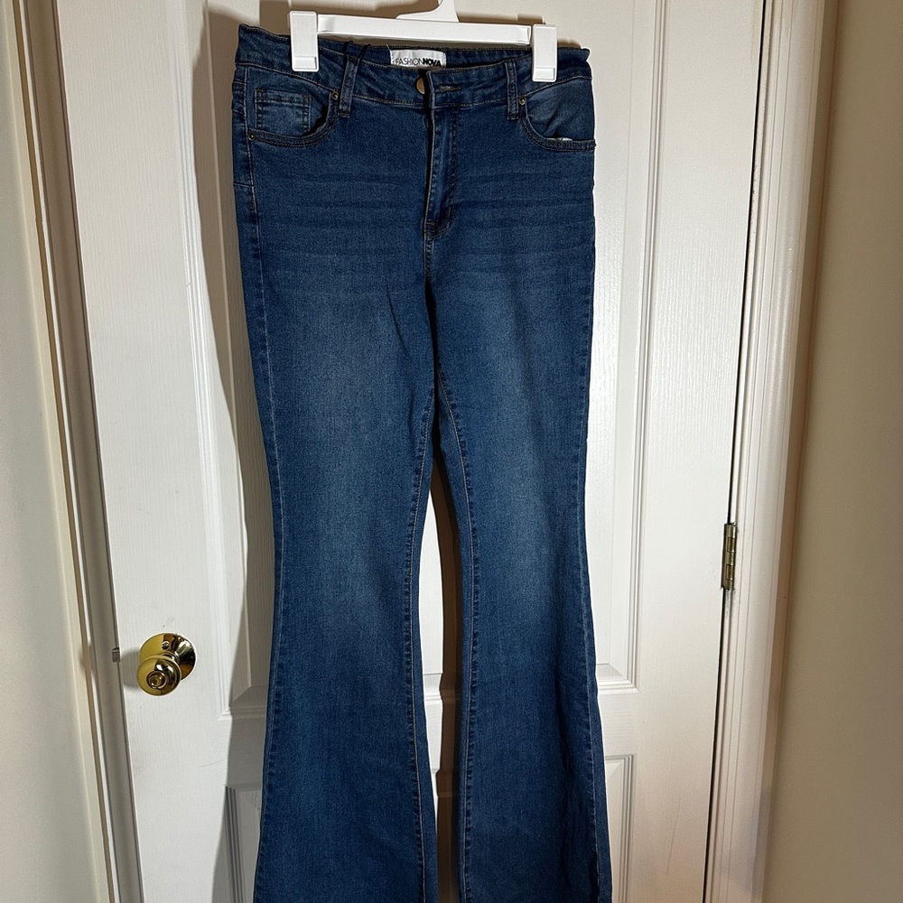 Vibe Check Curvy Stretch Flare Jeans